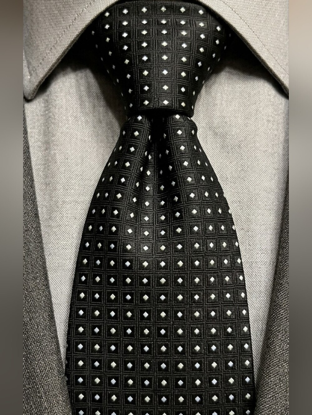 Tommy Hilfiger Blue Geometric Square 100$ Silk Tie with Green Accent
